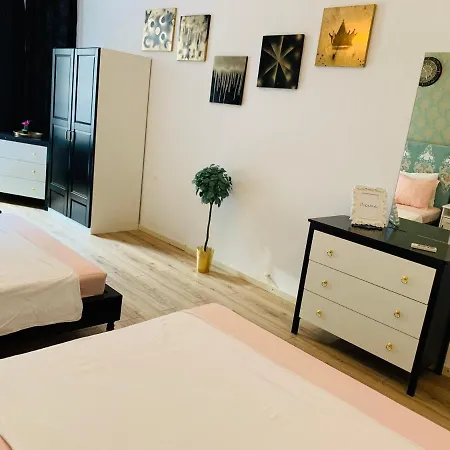 Grand Royal Old Town Apartment