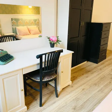 Grand Royal Old Town Apartment